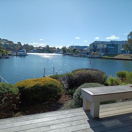 The View - Captains Cove Waterfront Resort ペインズヴィル エクステリア 写真