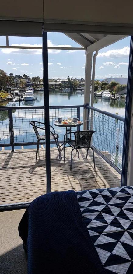 The View - Captains Cove Waterfront Resort ペインズヴィル エクステリア 写真
