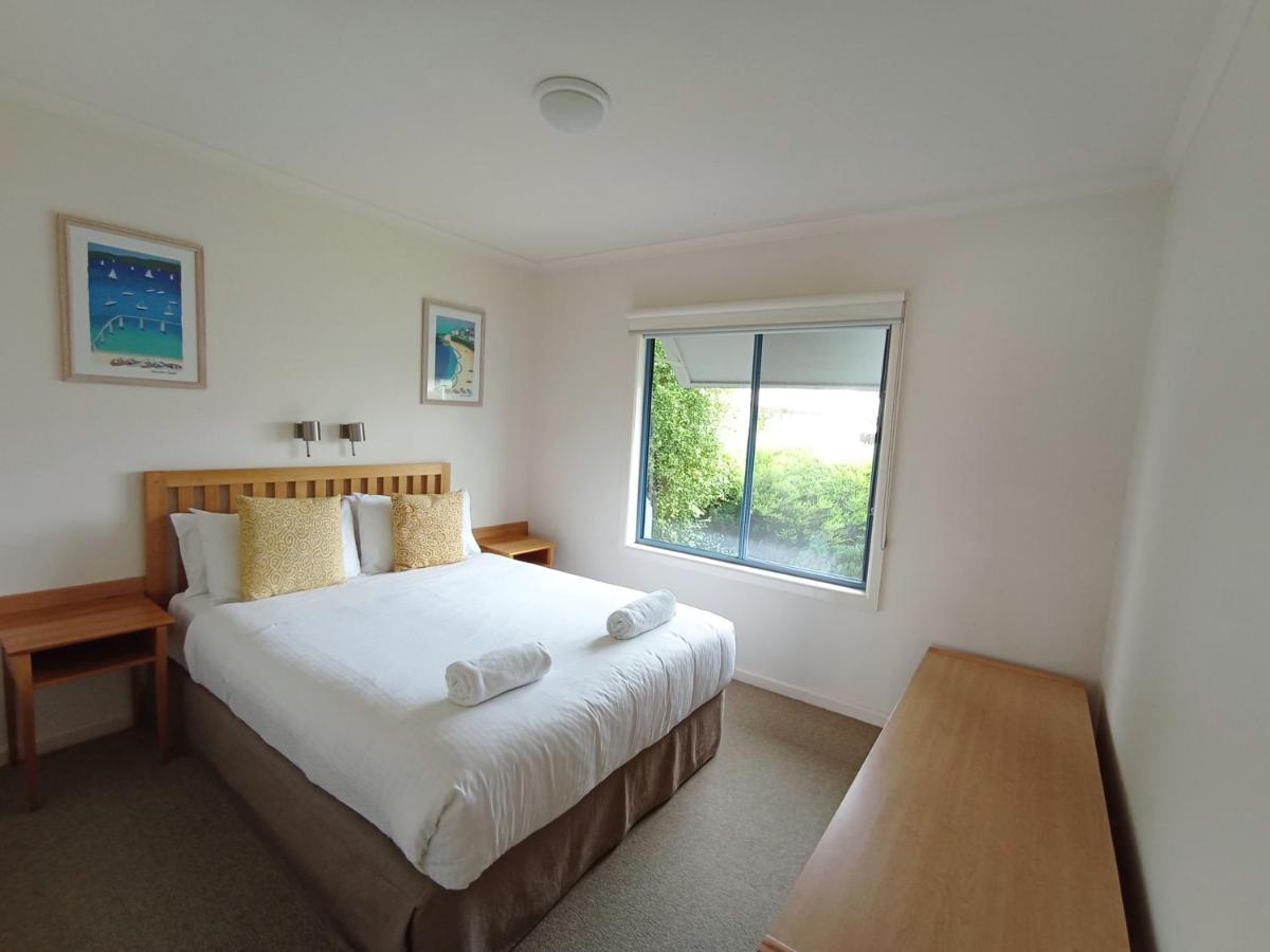 The View - Captains Cove Waterfront Resort ペインズヴィル エクステリア 写真