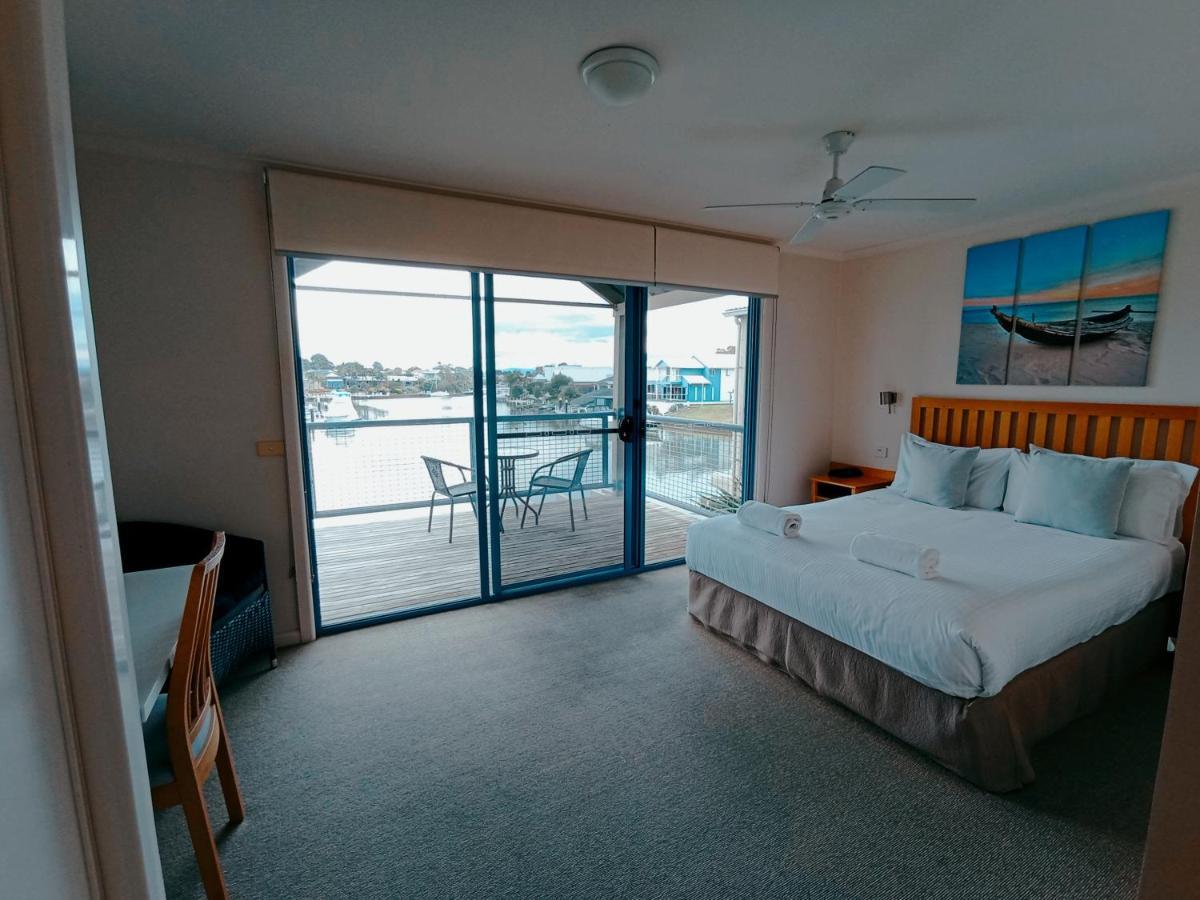 The View - Captains Cove Waterfront Resort ペインズヴィル エクステリア 写真