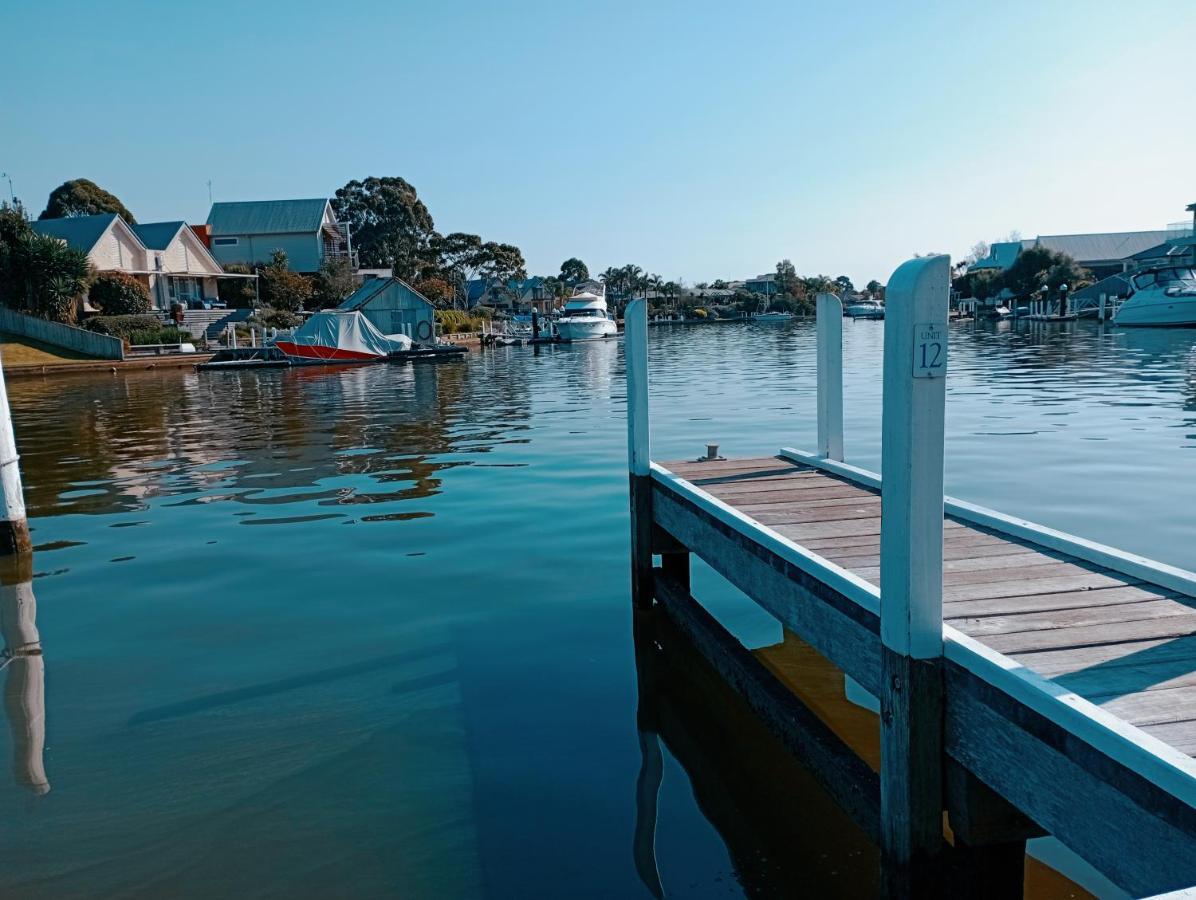 The View - Captains Cove Waterfront Resort ペインズヴィル エクステリア 写真