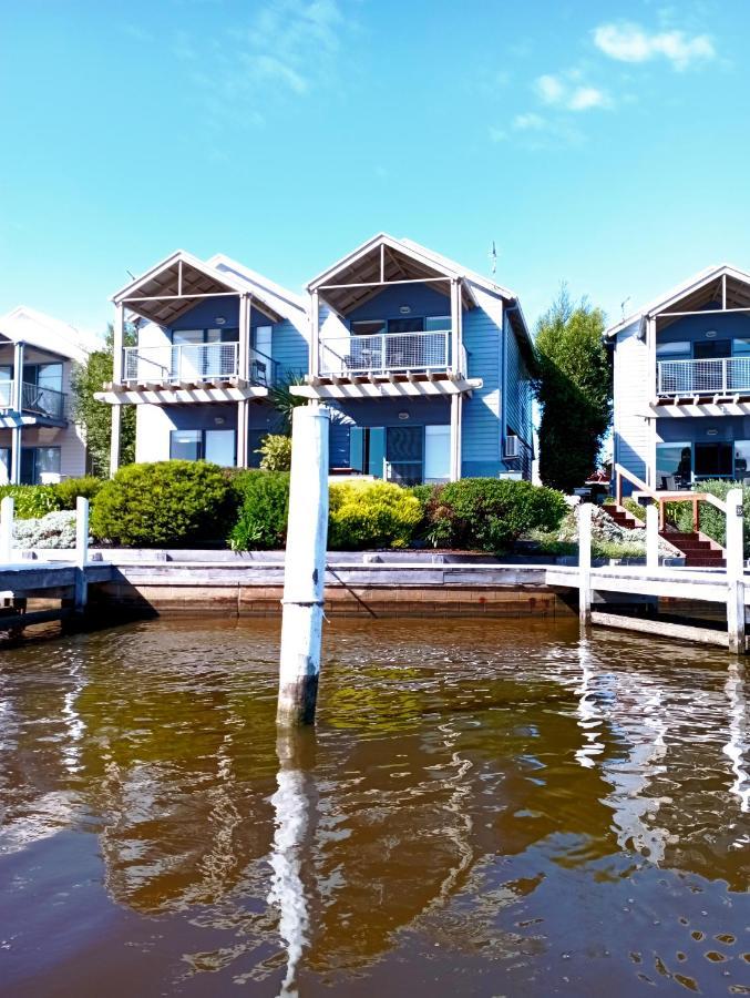 The View - Captains Cove Waterfront Resort ペインズヴィル エクステリア 写真