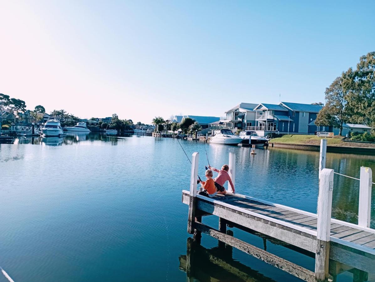 The View - Captains Cove Waterfront Resort ペインズヴィル エクステリア 写真