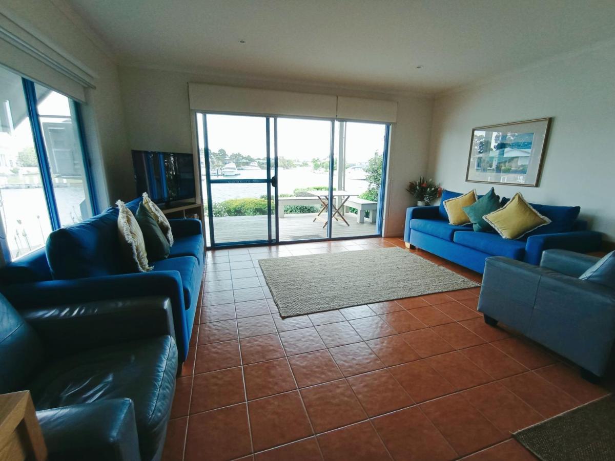 The View - Captains Cove Waterfront Resort ペインズヴィル エクステリア 写真