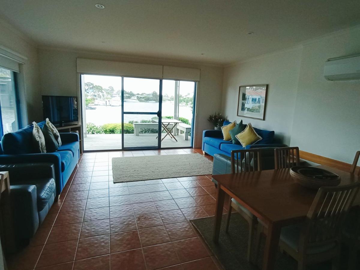 The View - Captains Cove Waterfront Resort ペインズヴィル エクステリア 写真